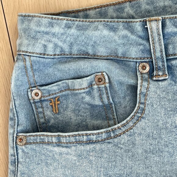 Frye High-Rise Crop Cuffed Hem Light Wash Stretch Jeans (10) Minimalist /Neutral - Picture 2 of 16